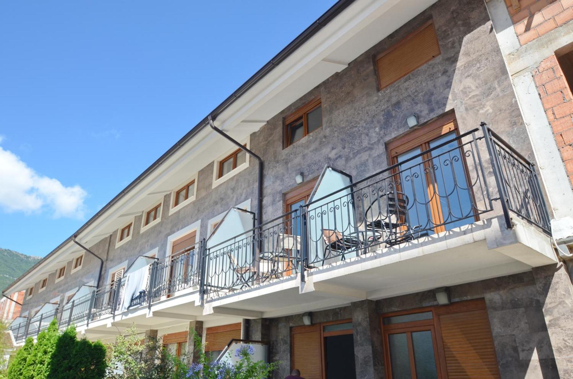 Trojanovic Apartments Tivat Luaran gambar